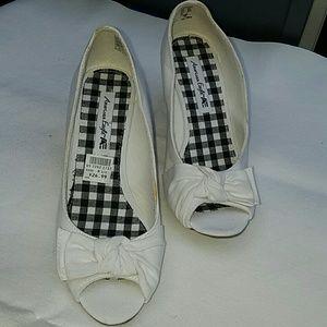 American Eagle wedge heels